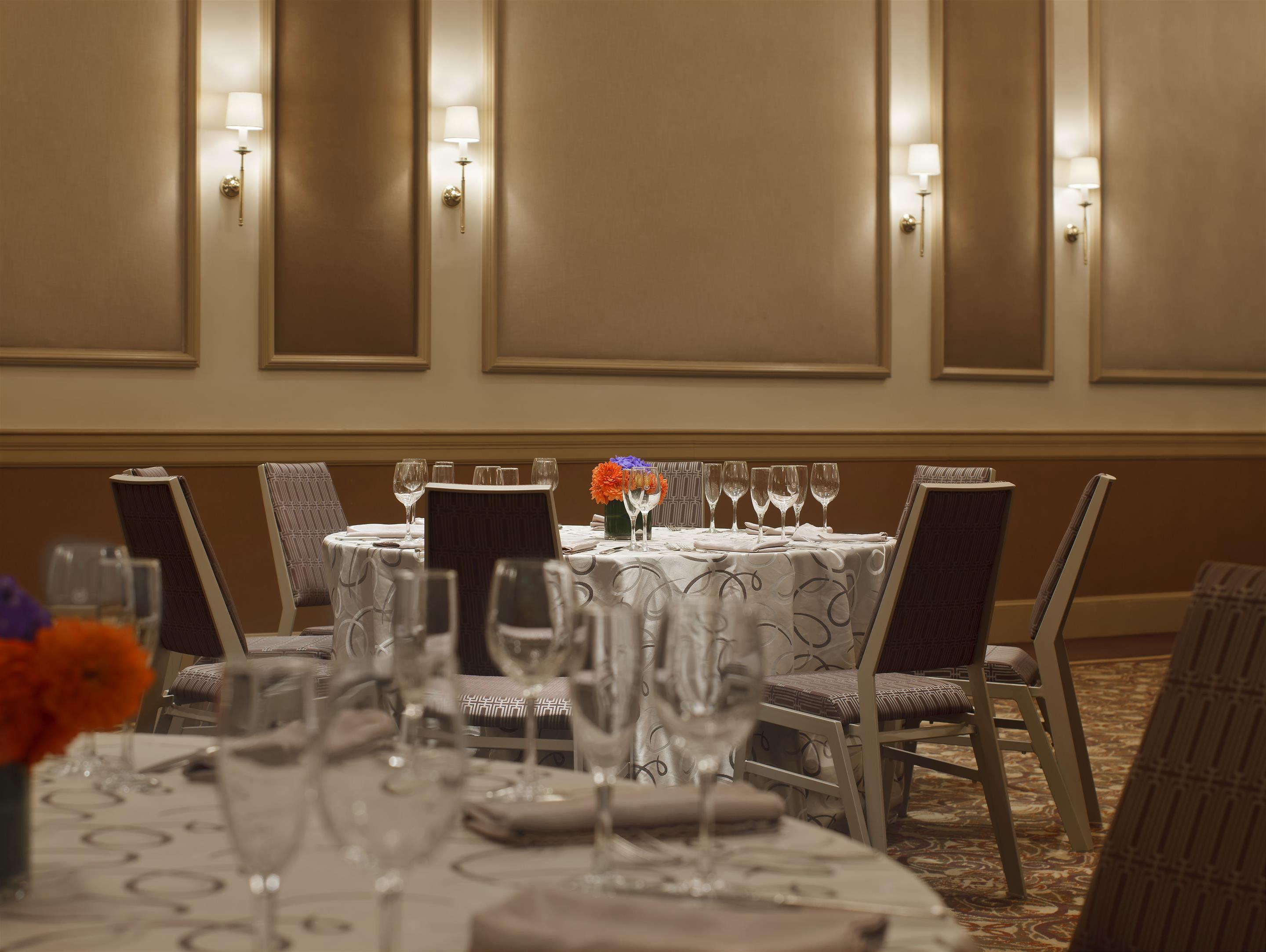 Sheraton Commander Hotel Кеймбридж Екстериор снимка