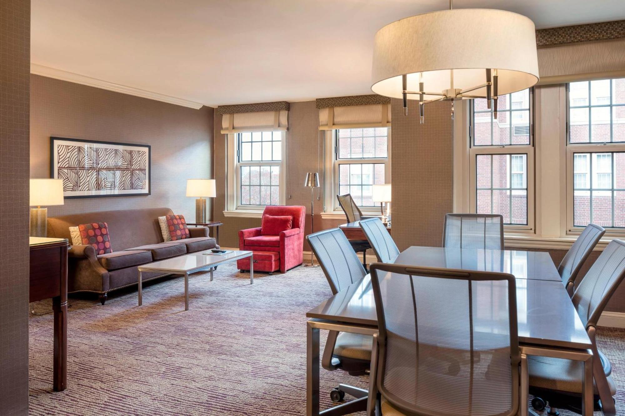 Sheraton Commander Hotel Кеймбридж Екстериор снимка