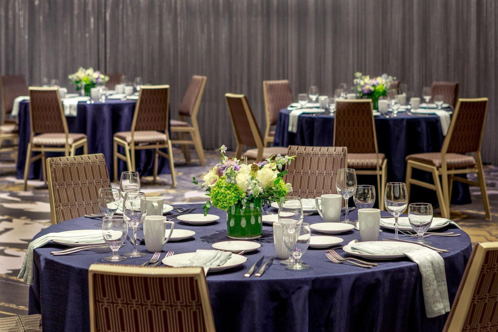 Sheraton Commander Hotel Кеймбридж Екстериор снимка