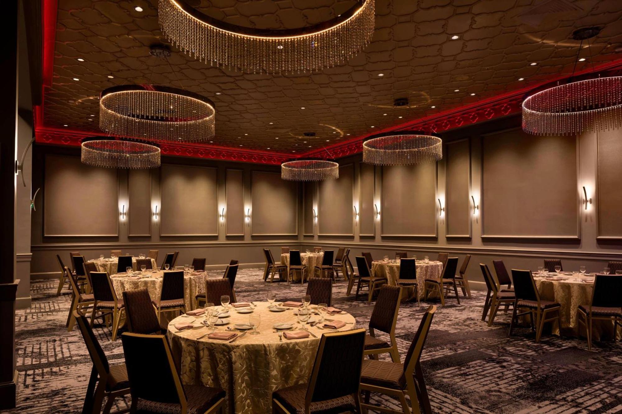 Sheraton Commander Hotel Кеймбридж Екстериор снимка